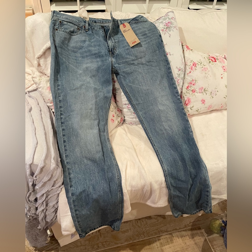 NWT Levi’s 505 jeans. 38 x 34 straight leg